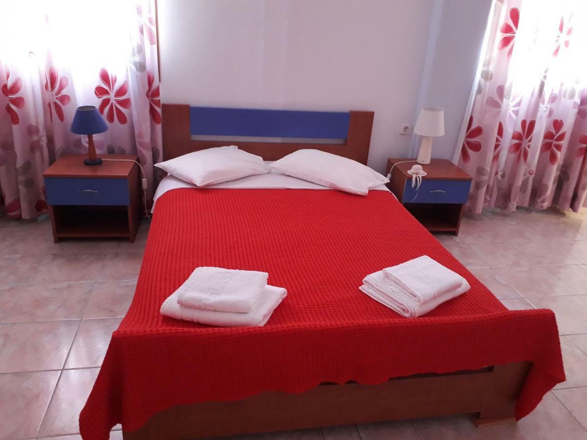 Iremia Rooms Адамас Экстерьер фото